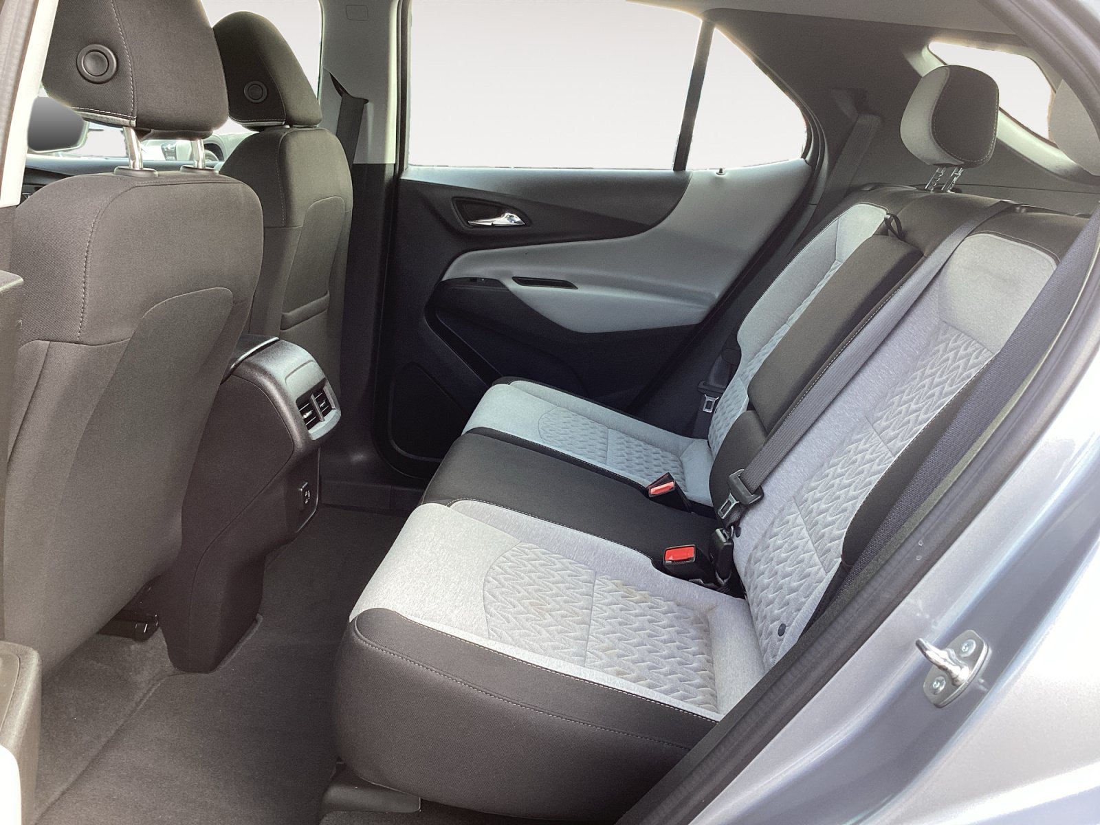 Used 2024 Chevrolet Equinox LS FWD image 27
