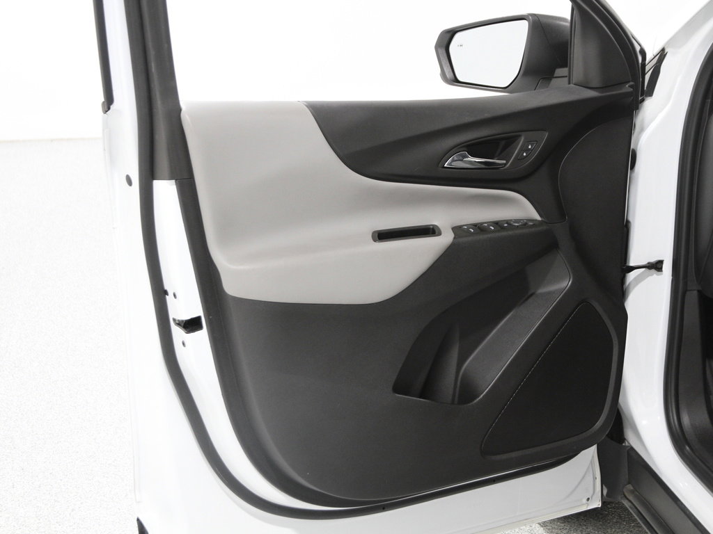 Certified 2022 Chevrolet Equinox LS w/ LS Convenience Package image 4