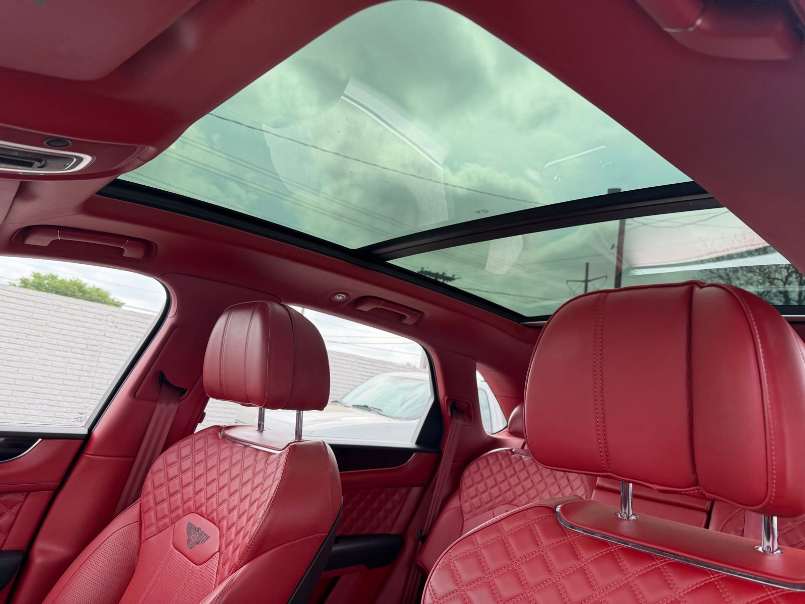 Used 2021 Bentley Bentayga image 26