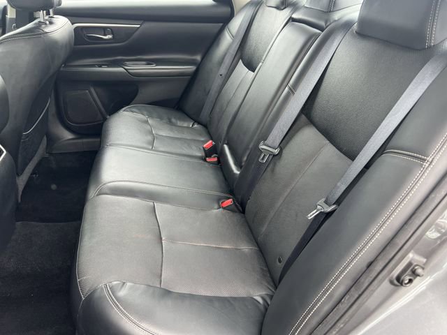 Used 2017 Nissan Altima 2.5 SL w/ Moonroof Package image 21