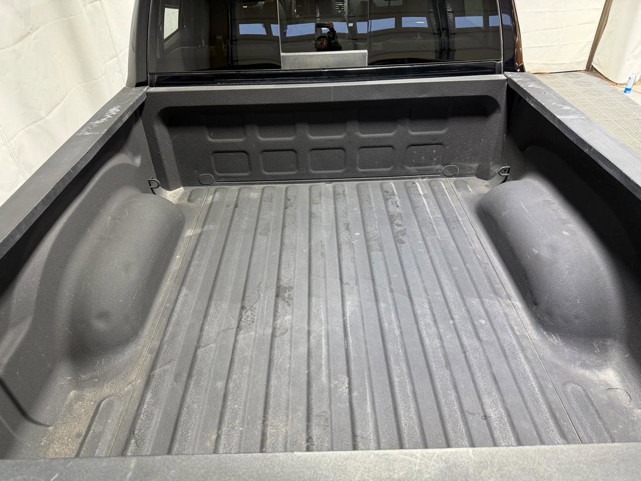 Used 2015 RAM 1500 Laramie w/ Convenience Group AWD/4WD image 18