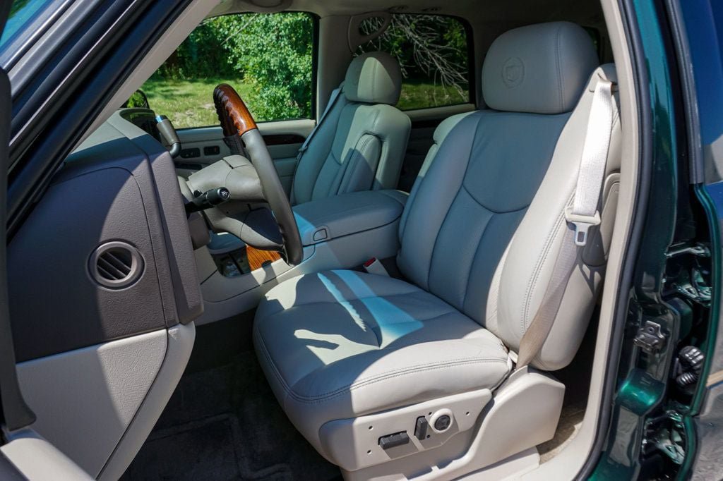 Used 2003 Cadillac Escalade AWD image 7