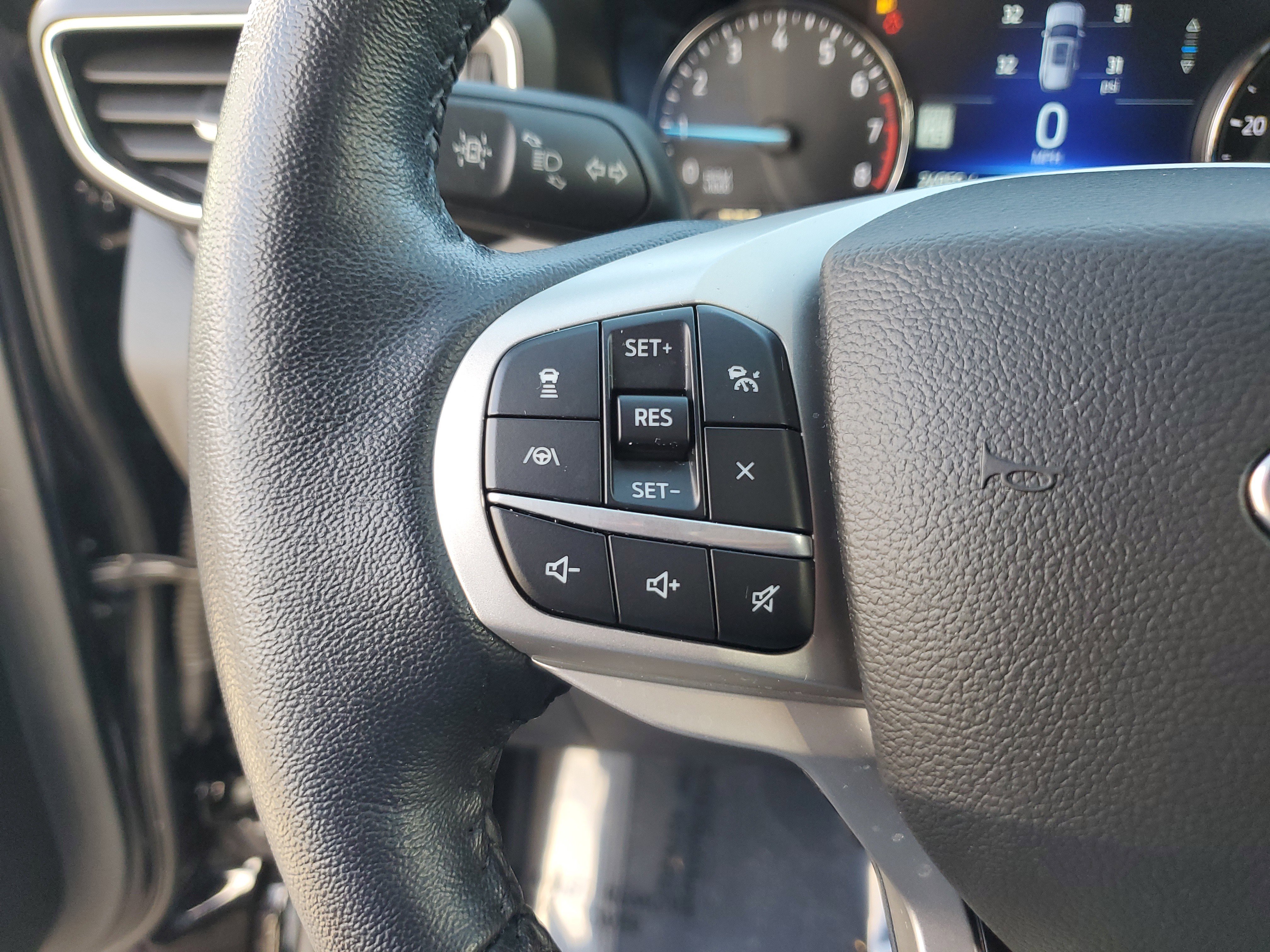 Used 2022 Ford Explorer Limited w/ Equipment Group 301A image 24