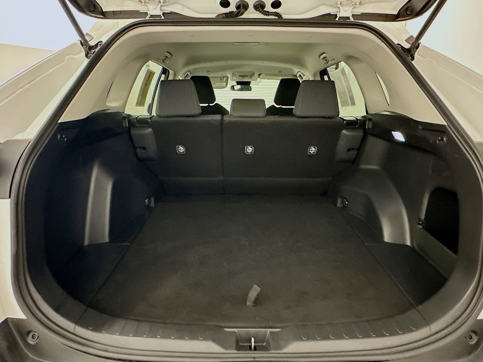 Used 2025 Toyota RAV4 LE image 30