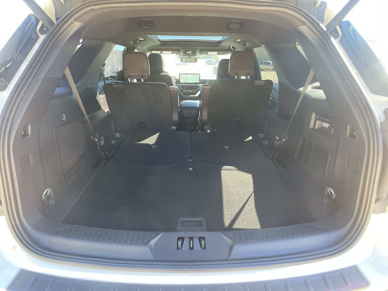 Used 2026 Ford Explorer Platinum w/ LUX Leather Package AWD/4WD image 27