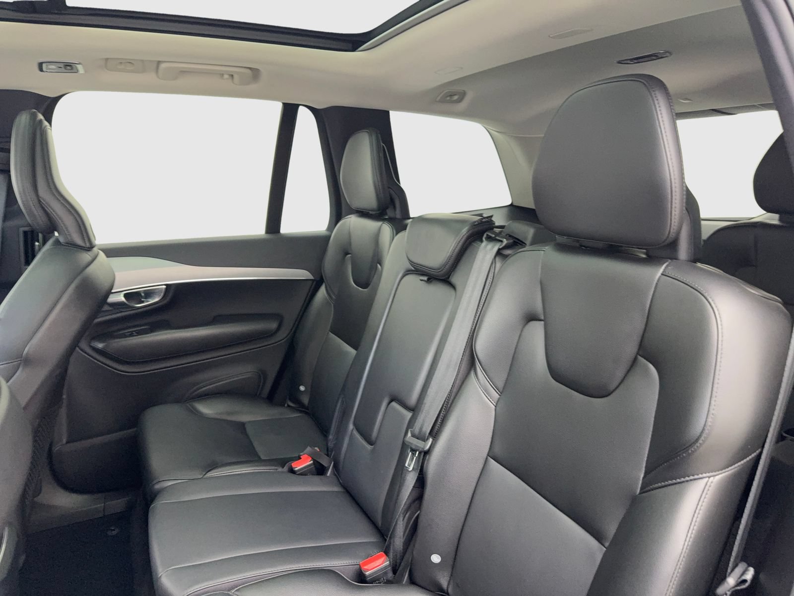 Used 2022 Volvo XC90 T5 Momentum AWD/4WD image 38