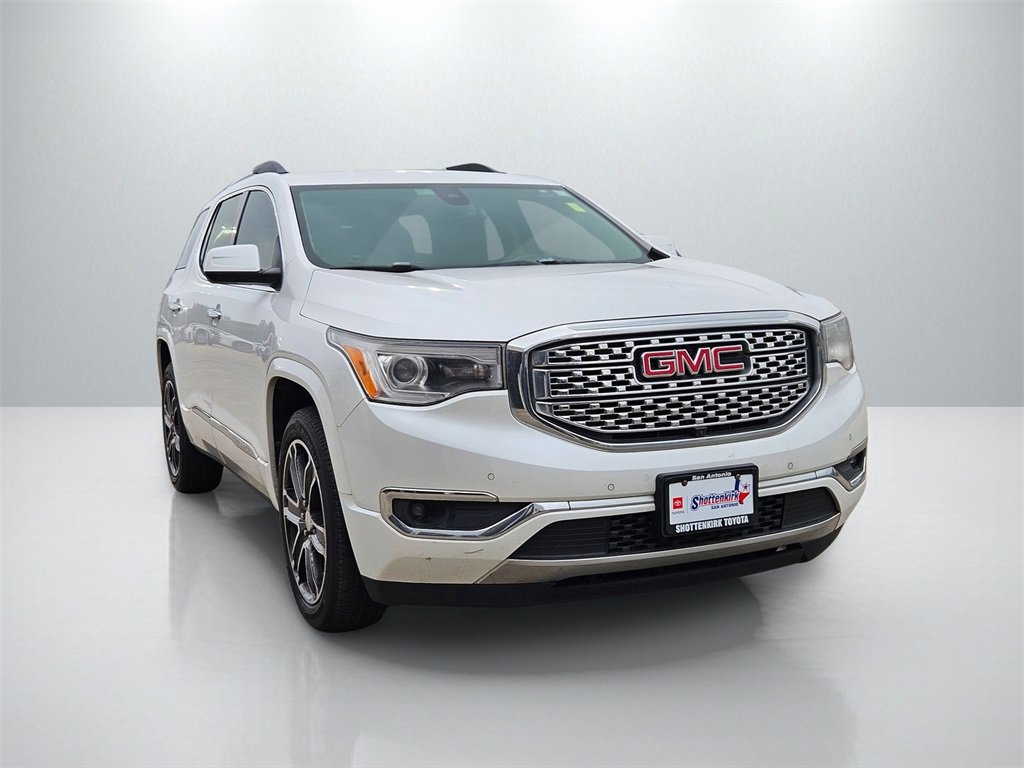 Used 2017 GMC Acadia Denali w/ Technology Package image 3