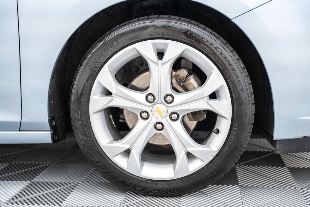 Used 2018 Chevrolet Cruze Premier w/ Enhanced Convenience Package FWD image 15