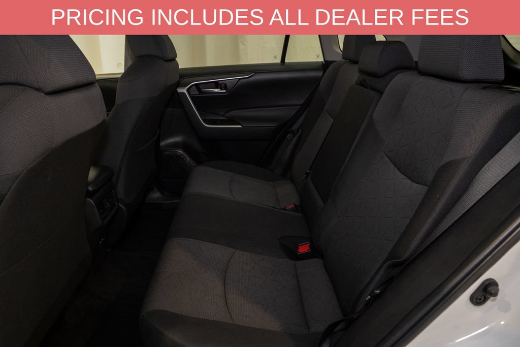 Used 2024 Toyota RAV4 XLE FWD image 8
