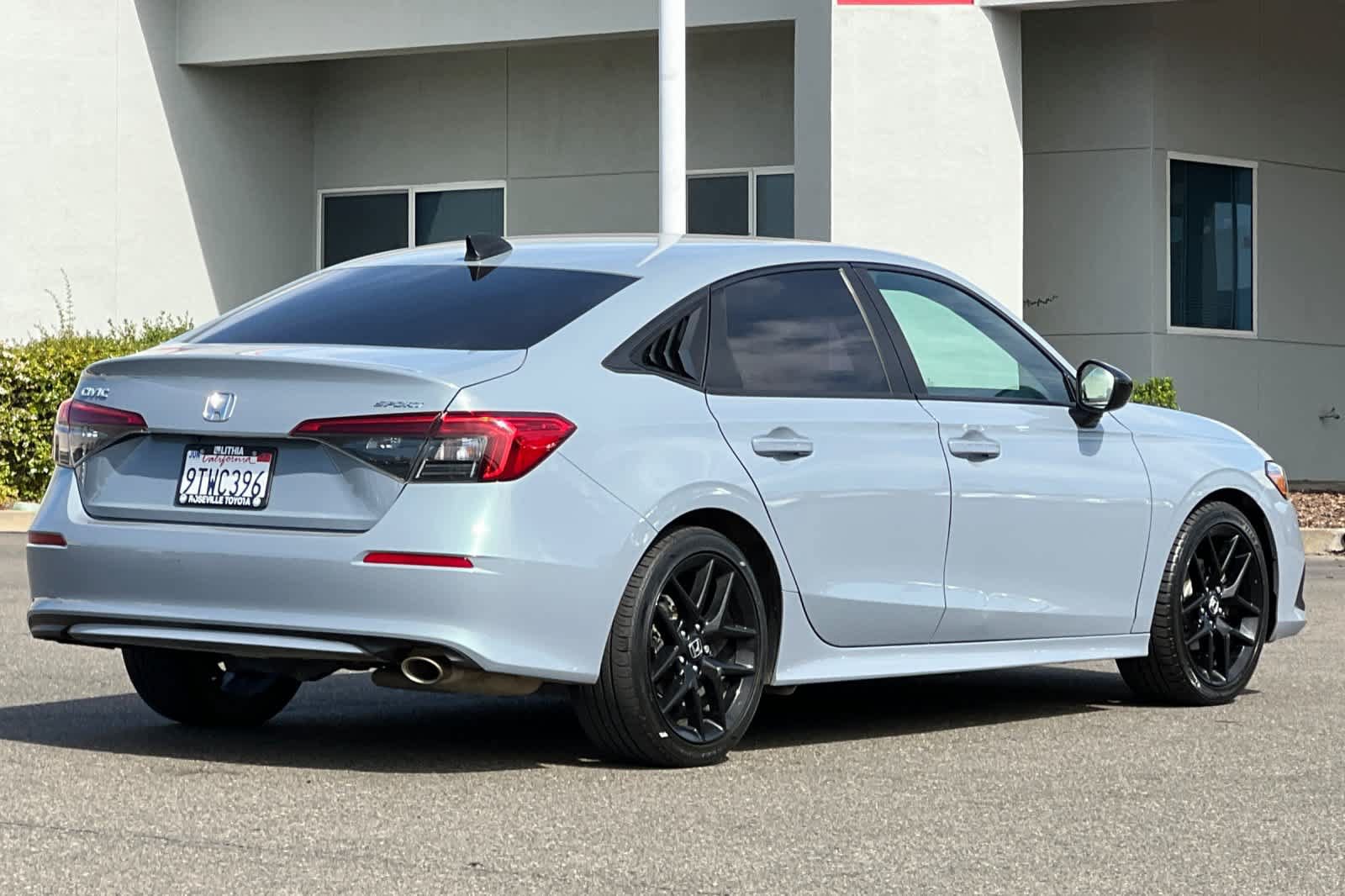 Used 2023 Honda Civic Sport image 3