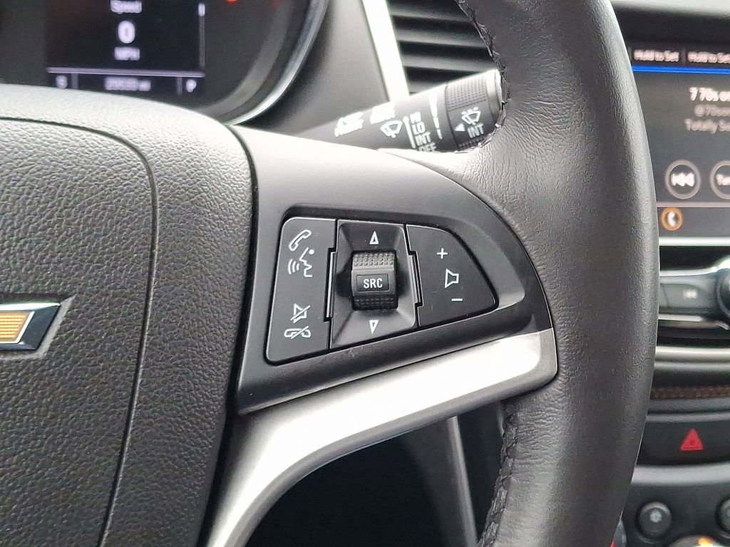 Used 2020 Chevrolet Trax LT w/ LT Convenience Package image 21