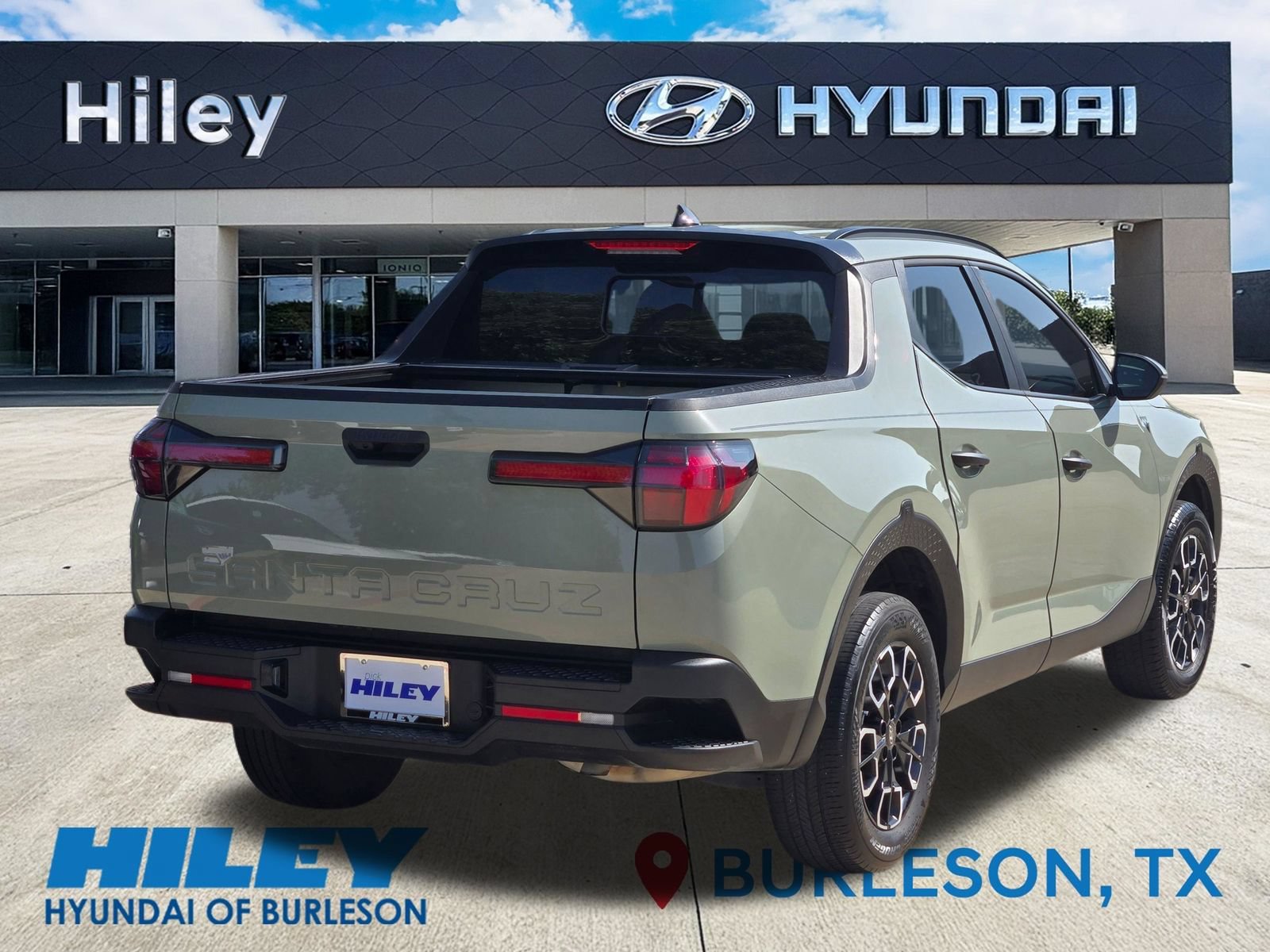 Certified 2024 Hyundai Santa Cruz SEL w/ Activity Package FWD image 4