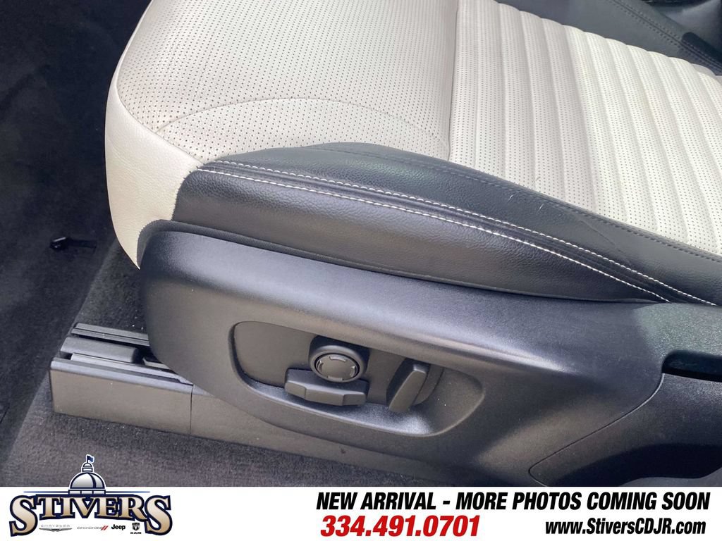 Used 2021 Land Rover Discovery S R-Dynamic AWD/4WD image 21
