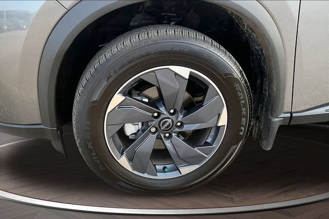 Certified 2026 Nissan Rogue SV FWD image 9