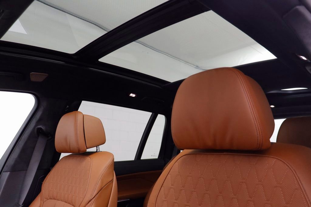 New 2026 BMW X7 M60i image 14