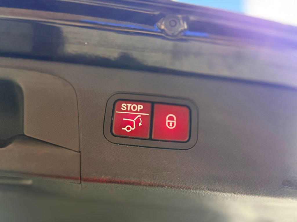 Used 2017 Mercedes-Benz GLC 300 4MATIC image 26