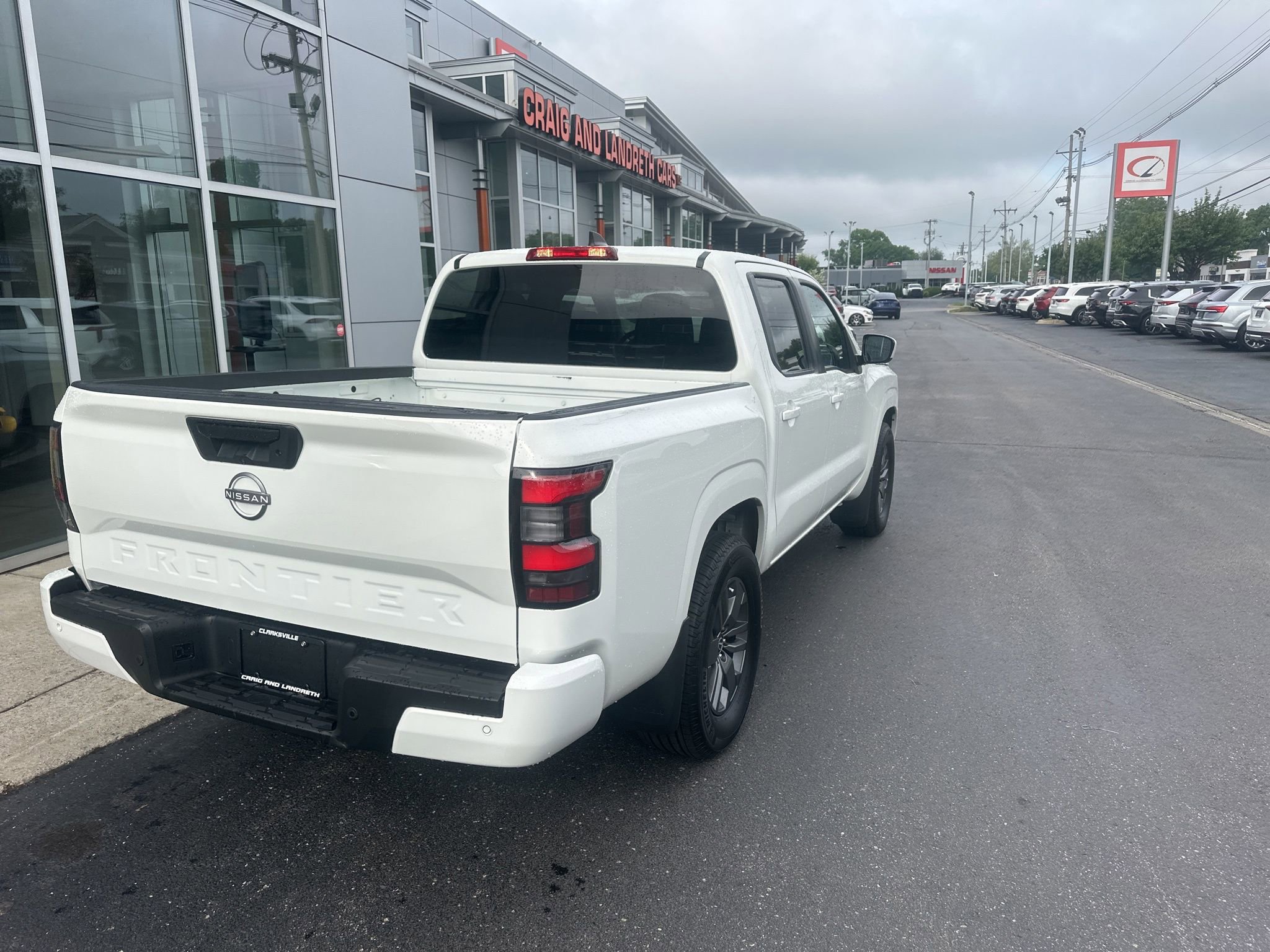 Used 2025 Nissan Frontier SV RWD image 4