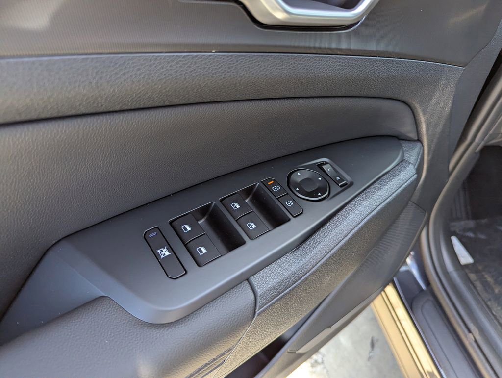 New 2026 Kia Sportage EX image 21