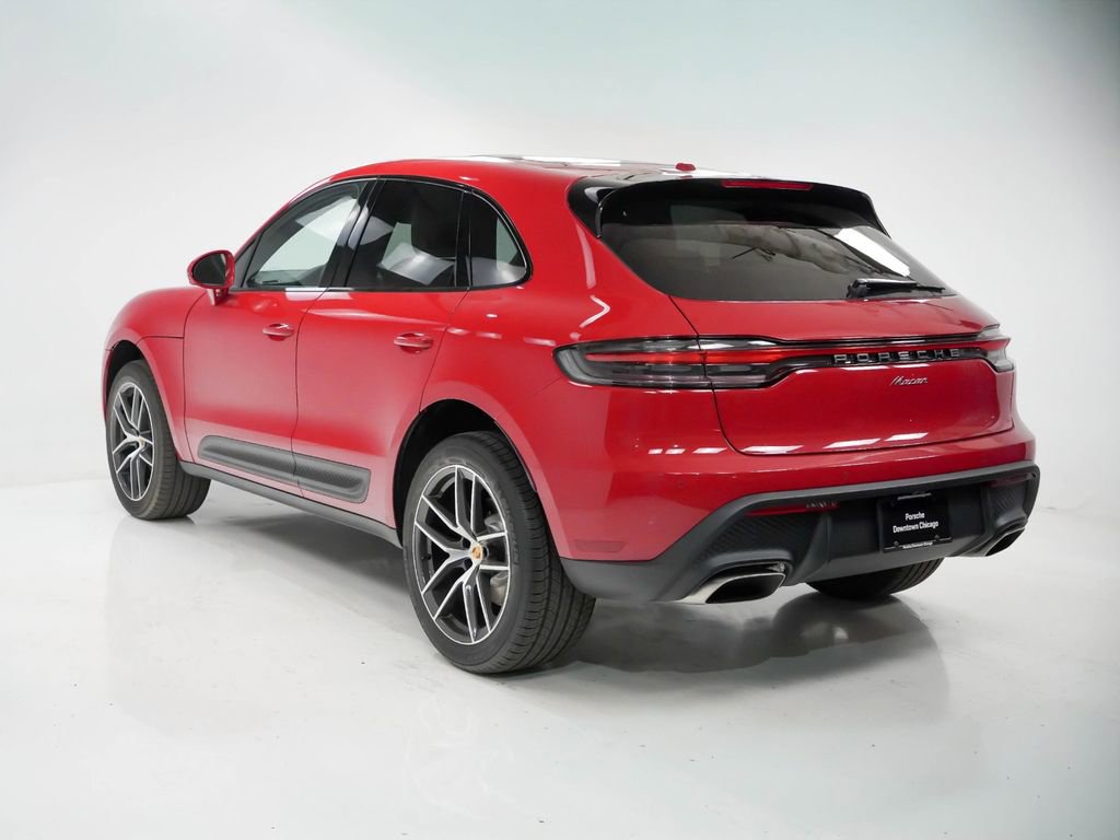 Certified 2026 Porsche Macan AWD/4WD image 3