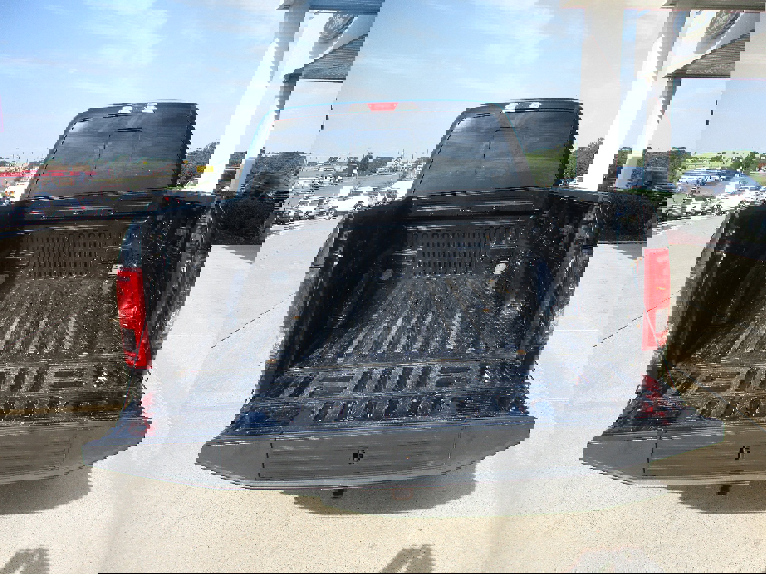 Used 2015 Ford F150 XLT w/ Equipment Group 302A Luxury image 9