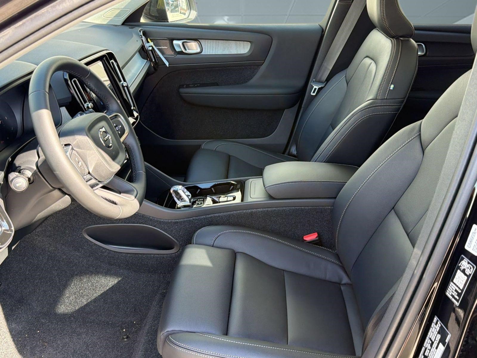 New 2026 Volvo XC40 B5 Ultra w/ Climate Package AWD/4WD image 5