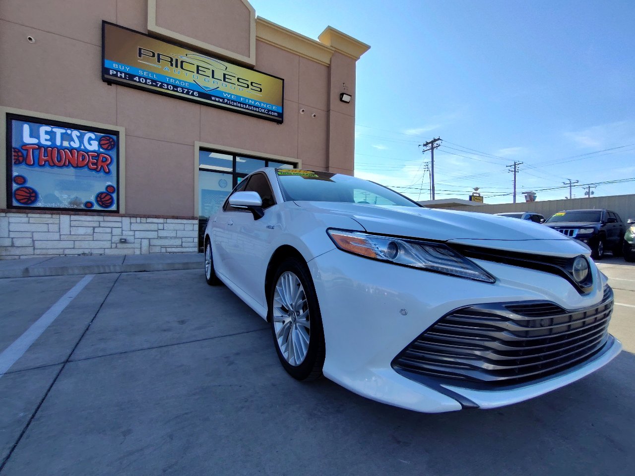 Used 2018 Toyota Camry XLE image 2