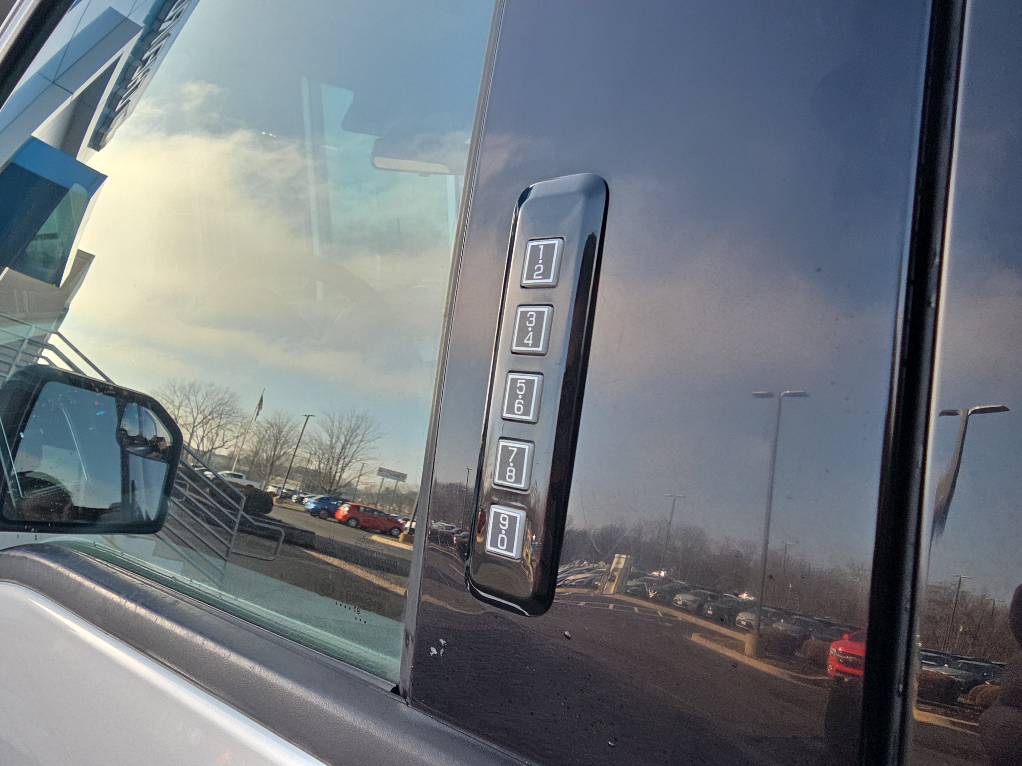 Used 2018 Ford F150 XLT w/ Trailer Tow Package image 12