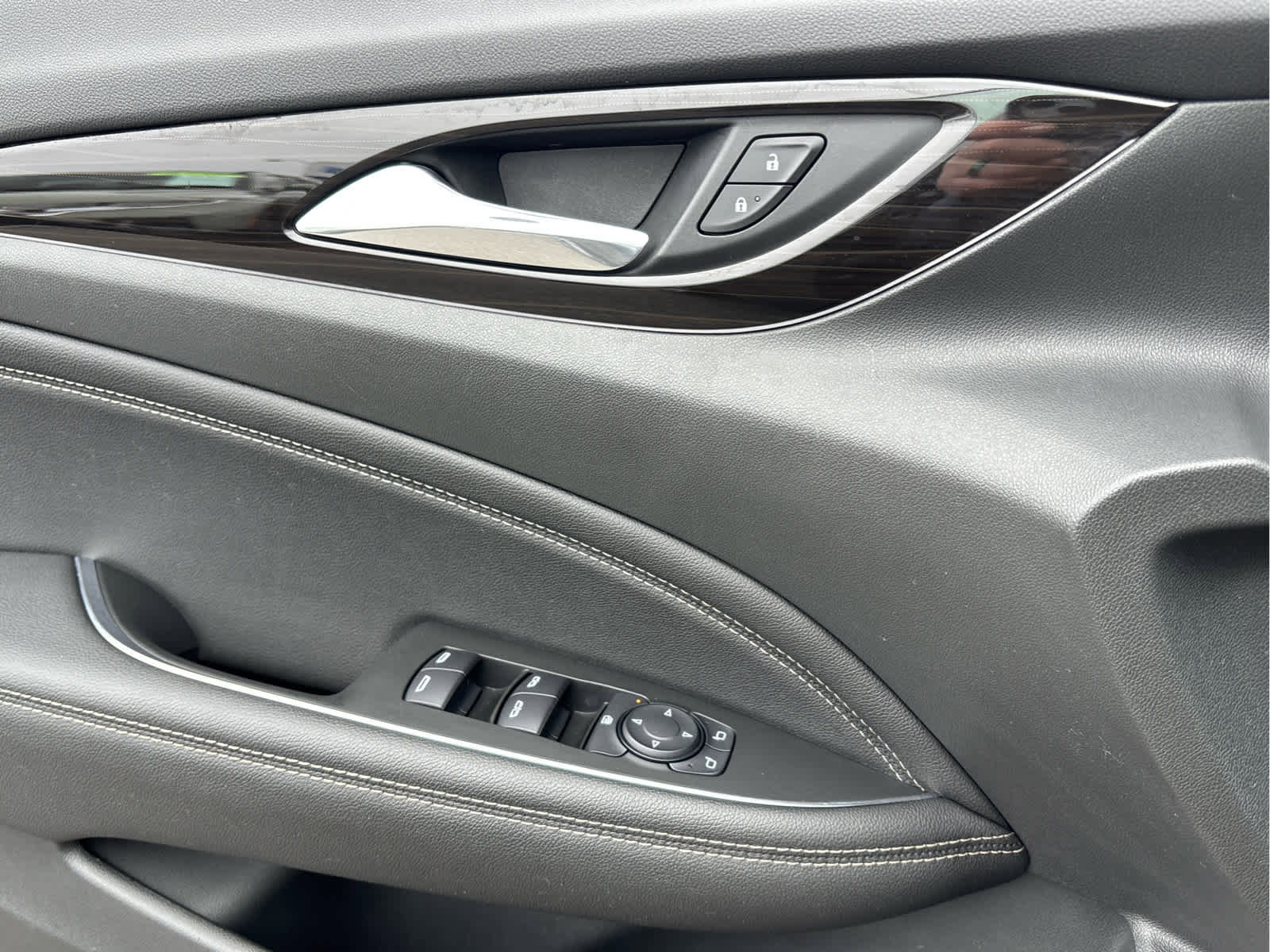 Used 2020 Buick Regal Essence image 26