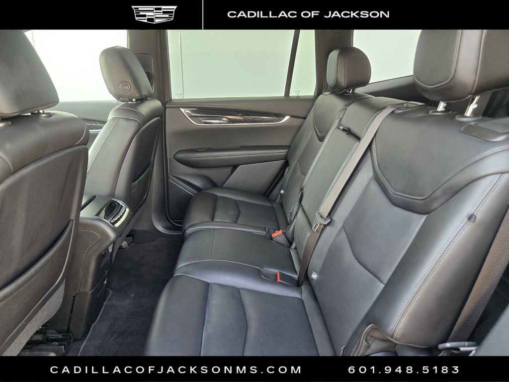 Used 2022 Cadillac XT6 Premium Luxury image 12