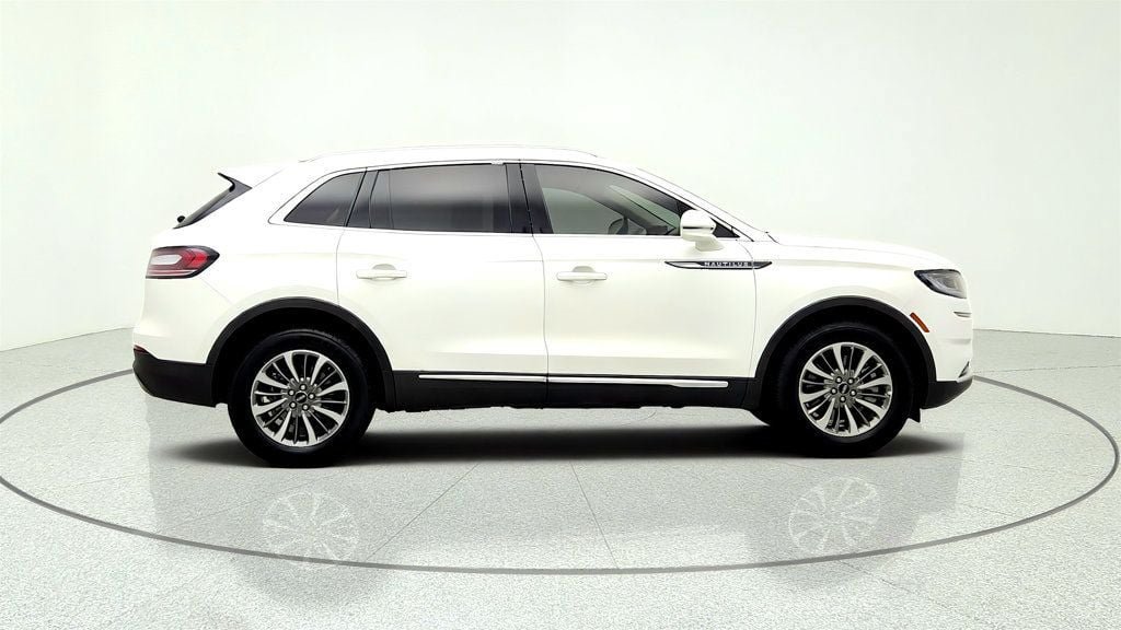Used 2022 Lincoln Nautilus Reserve FWD image 4