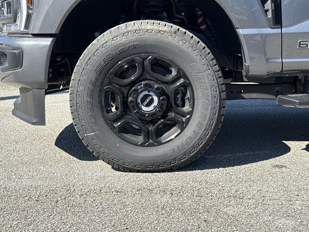 New 2025 Ford F250 XL w/ STX Appearance Package AWD/4WD image 9