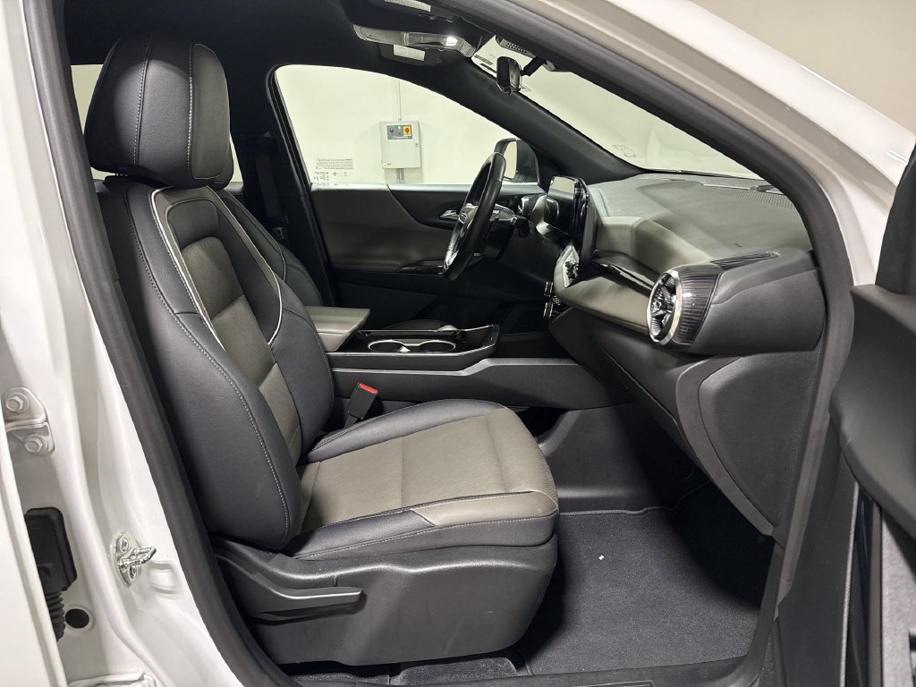 Used 2025 Chevrolet Equinox LT w/ Convenience Package II AWD/4WD image 22