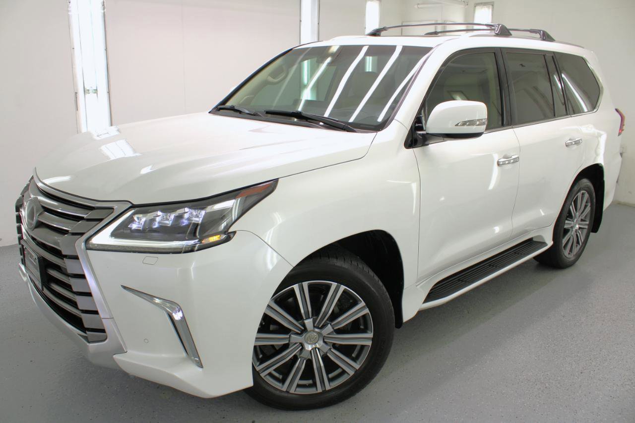 Used 2017 Lexus LX 570 4WD w/ Luxury Package image 2