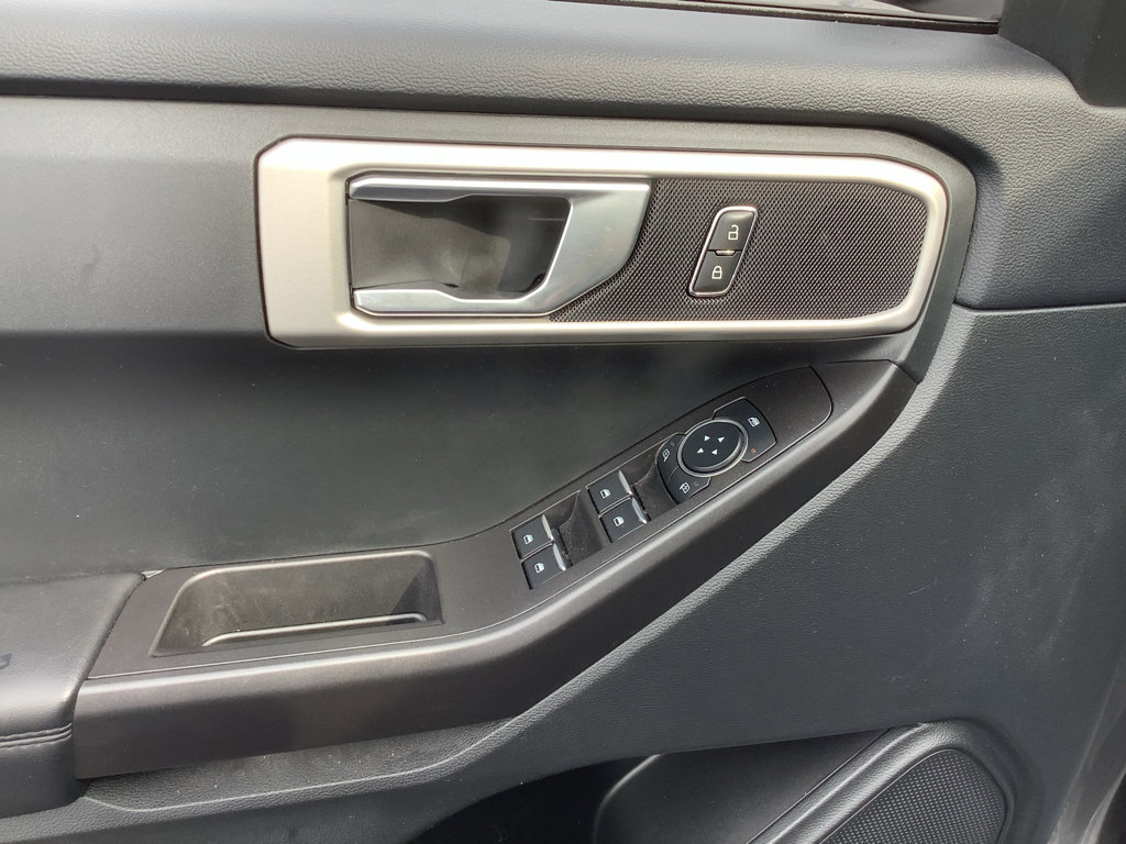 Used 2023 Ford Explorer 4WD image 12