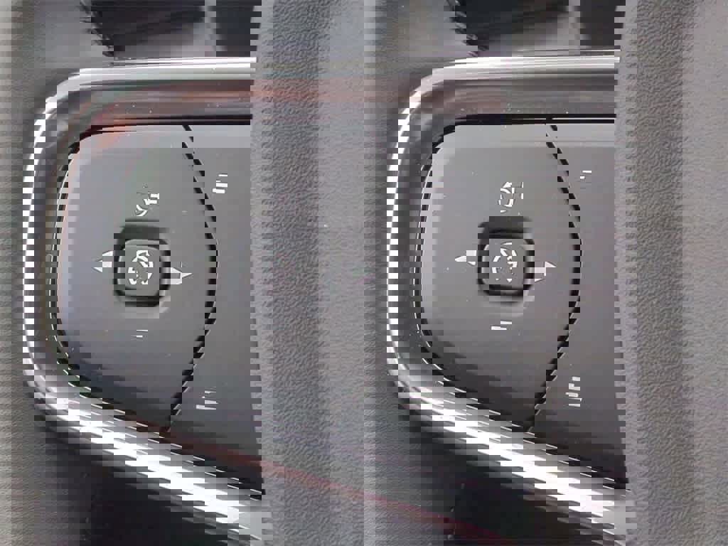 New 2026 Volvo XC40 B5 Ultra w/ Protection Package Premier image 24