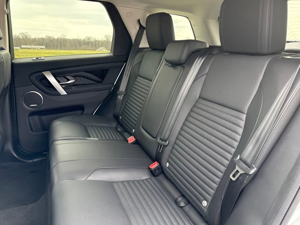 Used 2025 Land Rover Discovery Sport S image 16
