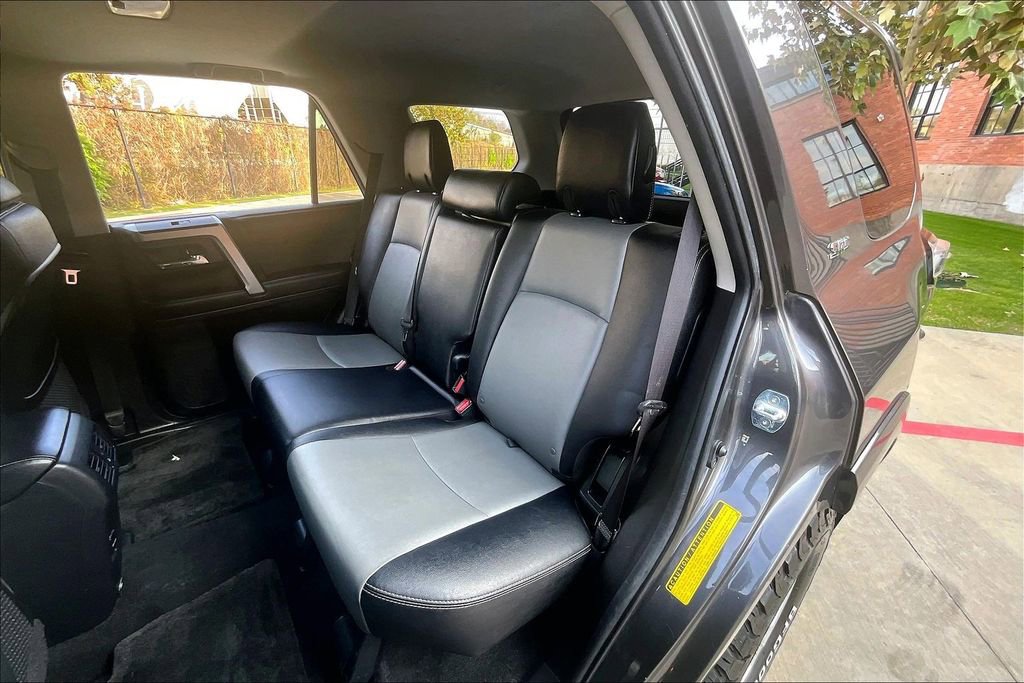 Used 2018 Toyota 4Runner SR5 Premium image 34