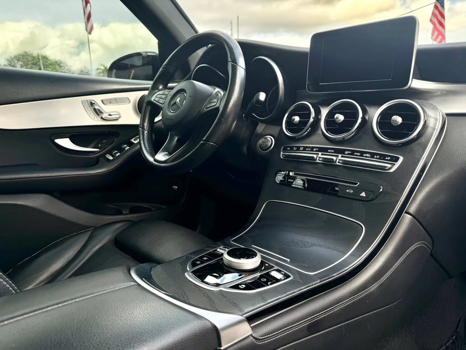 Used 2019 Mercedes-Benz GLC 300 image 28