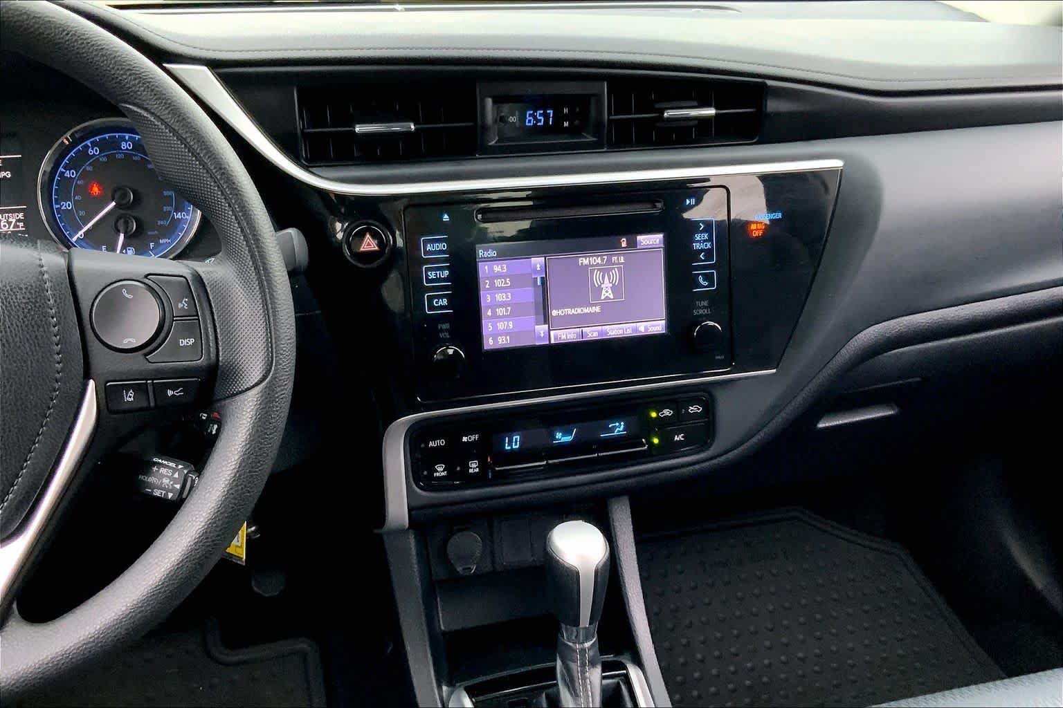 Used 2018 Toyota Corolla LE FWD image 7