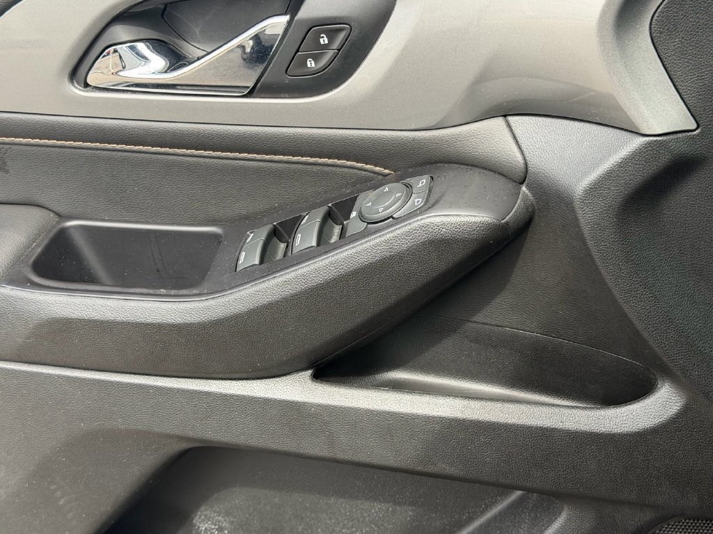 Used 2020 Chevrolet Traverse LS FWD image 23