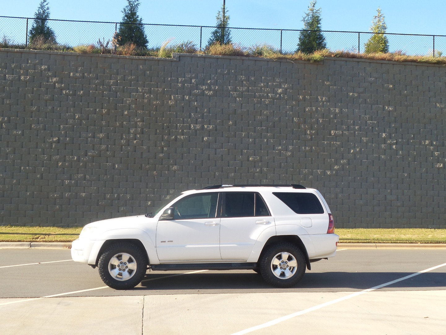 Used 2005 Toyota 4Runner SR5 AWD/4WD image 52