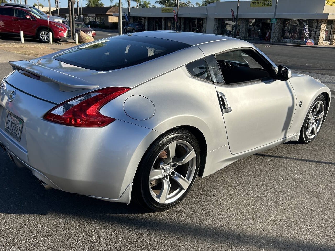 Used 2009 Nissan 370Z Coupe RWD image 6
