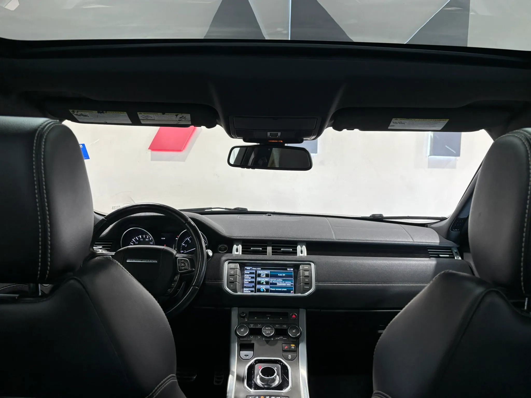 Used 2014 Land Rover Range Rover Evoque Dynamic image 17