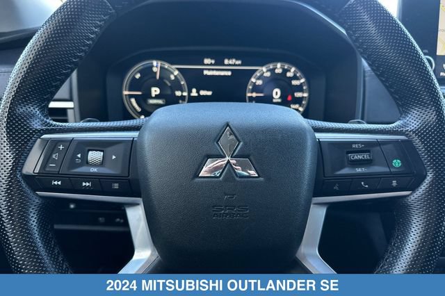 Used 2024 Mitsubishi Outlander SE AWD/4WD image 27