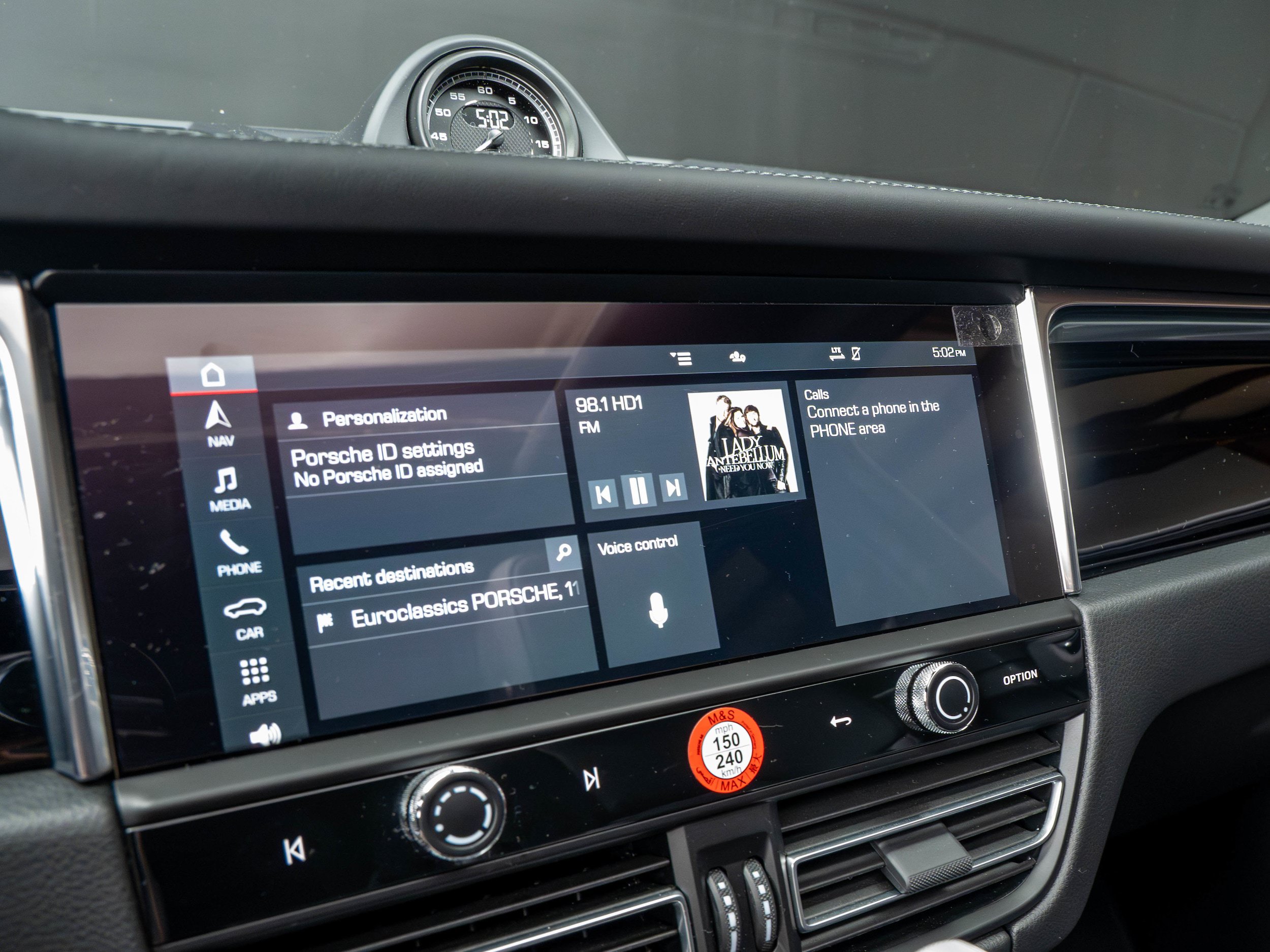Certified 2026 Porsche Macan AWD/4WD image 25