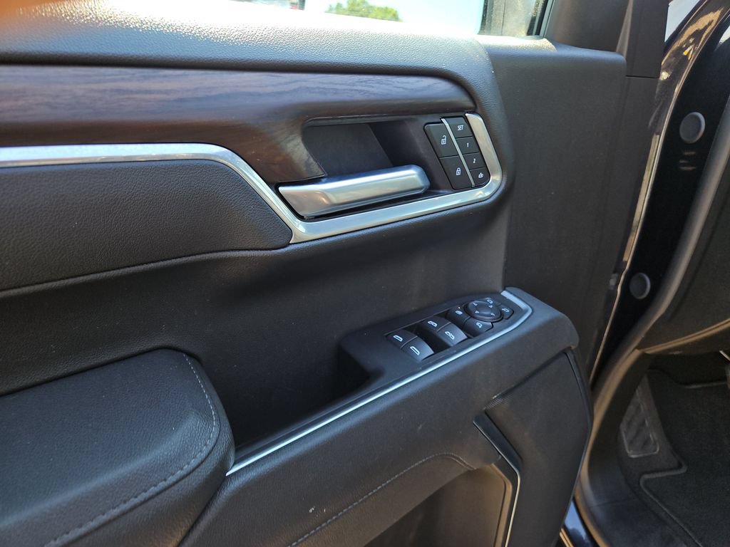 Used 2026 GMC Sierra 1500 SLT AWD/4WD image 19