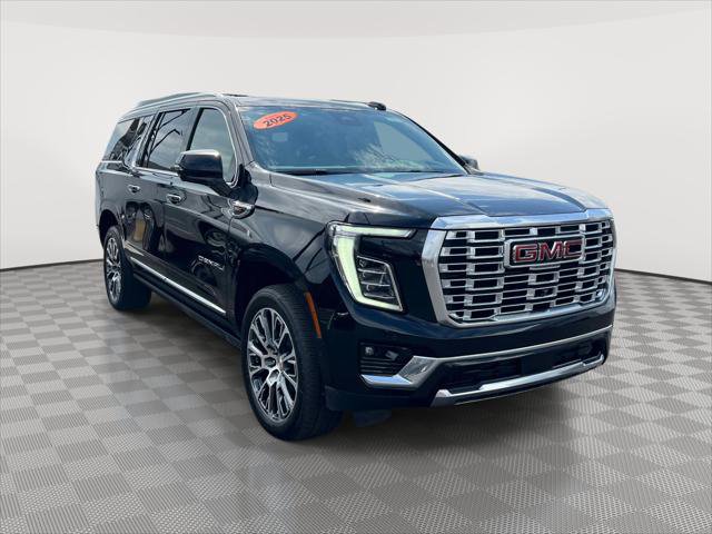 Used 2025 GMC Yukon XL Denali w/ Sun & Power Step Package image 1