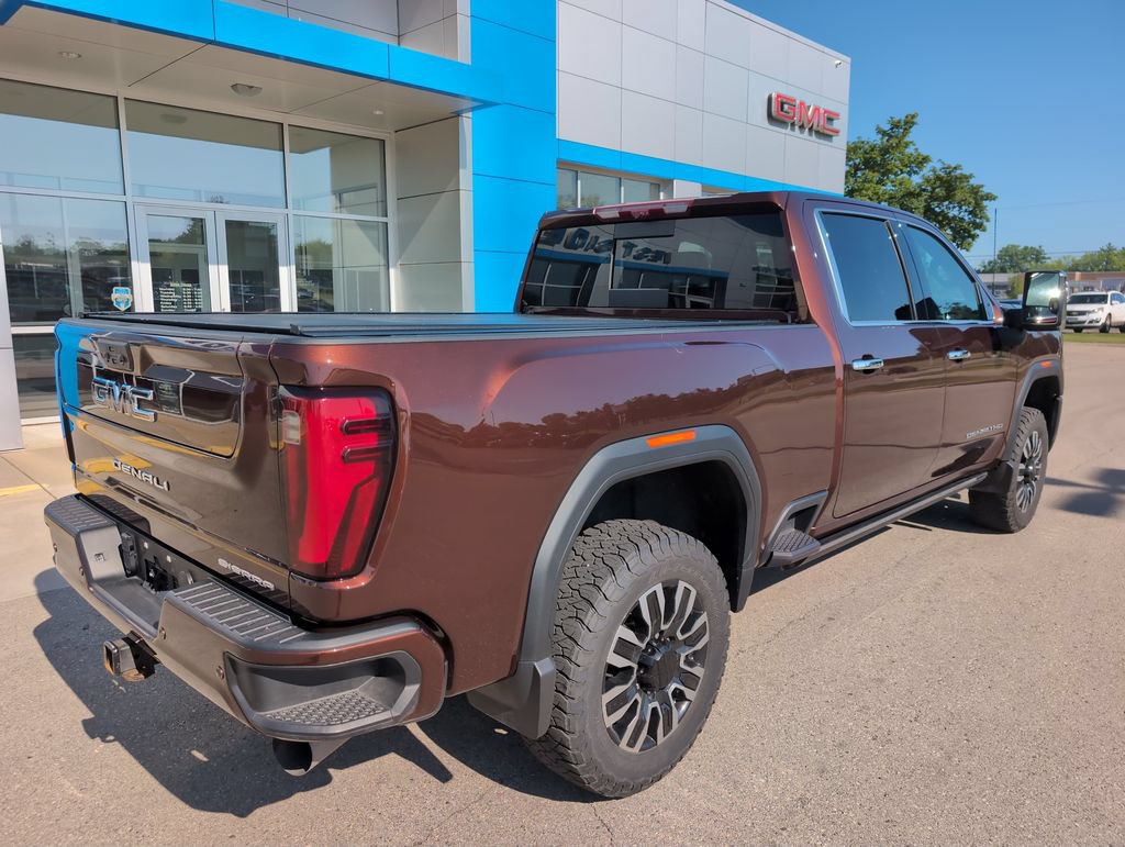 Used 2024 GMC Sierra 2500 Denali Ultimate AWD/4WD image 8
