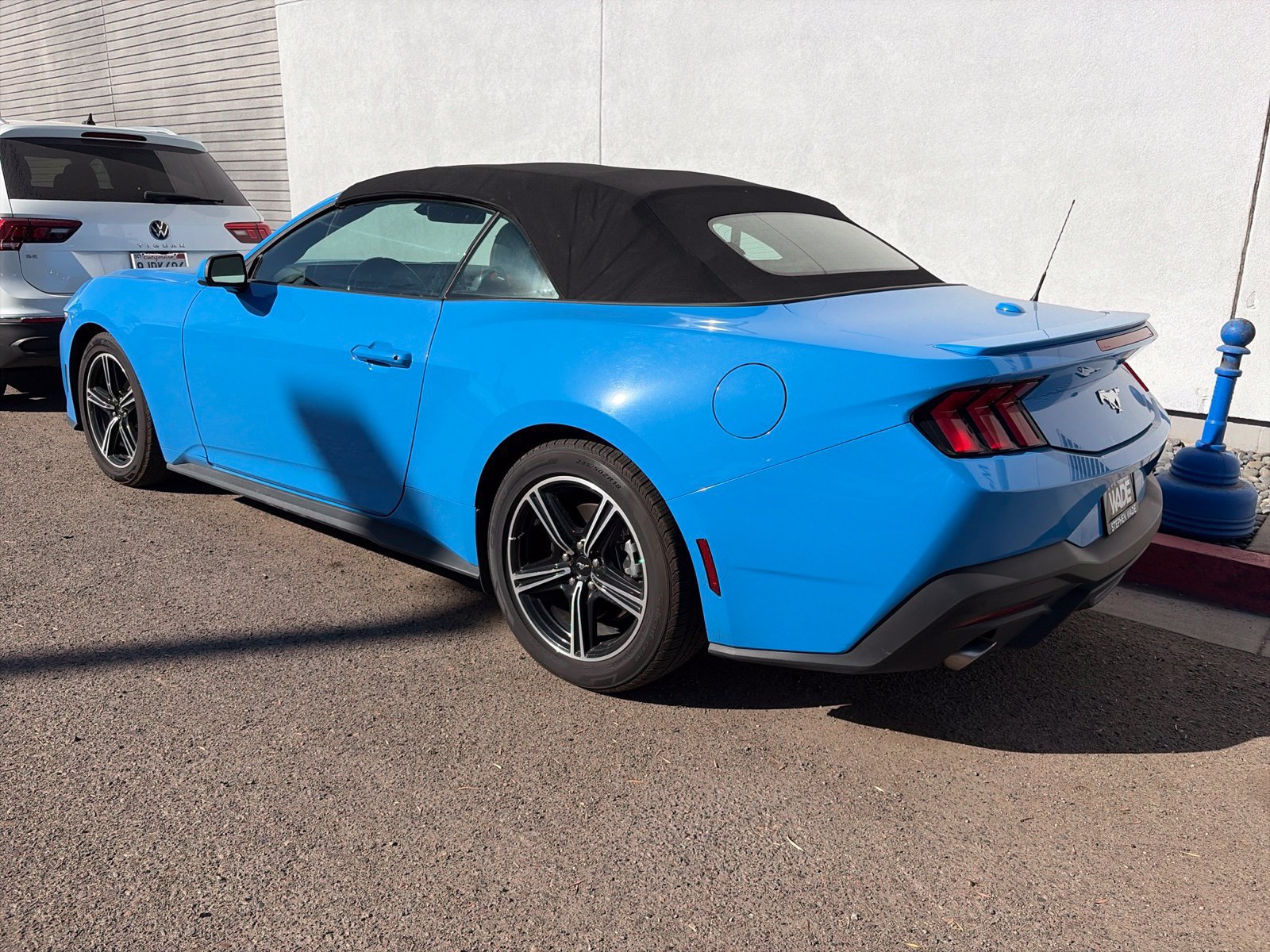Used 2025 Ford Mustang Premium RWD image 2