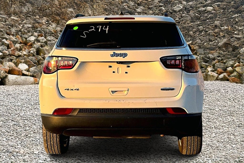 Used 2022 Jeep Compass Latitude image 4